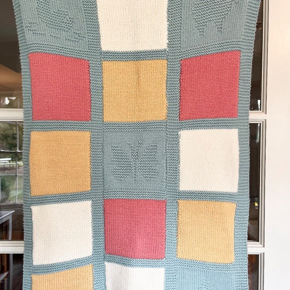 Lovely soft handcrafted baby/doll blanket, never used - Picture 3 of 4